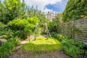 Large rear garden- click for photo gallery